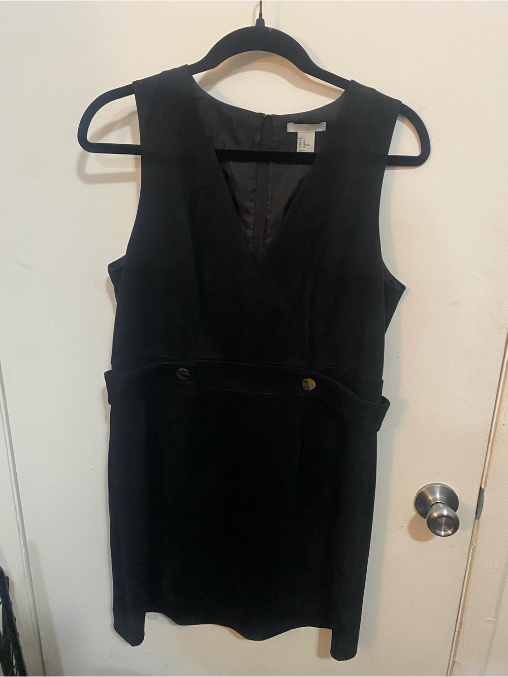 H&M Black V-Neck Sleeveless Mini Dress